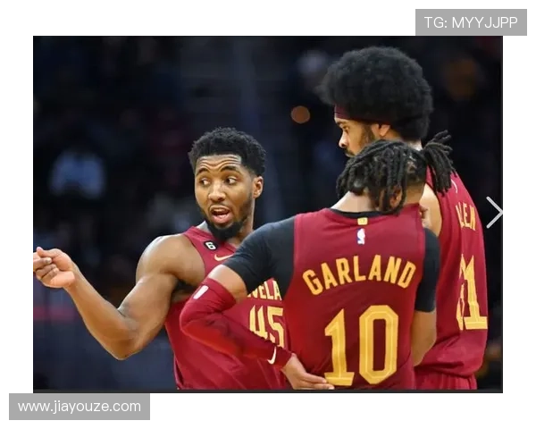 维金斯盛赞鲍威尔为今夏最佳引援称其为顶尖领袖展现非凡实力 维金斯盛赞鲍威尔为今夏最佳引援称其为顶尖领袖展现非凡实力